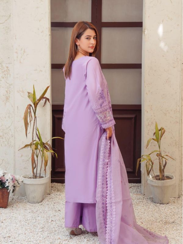 Pastel Lilac Embroidered Chikankari Ensemble